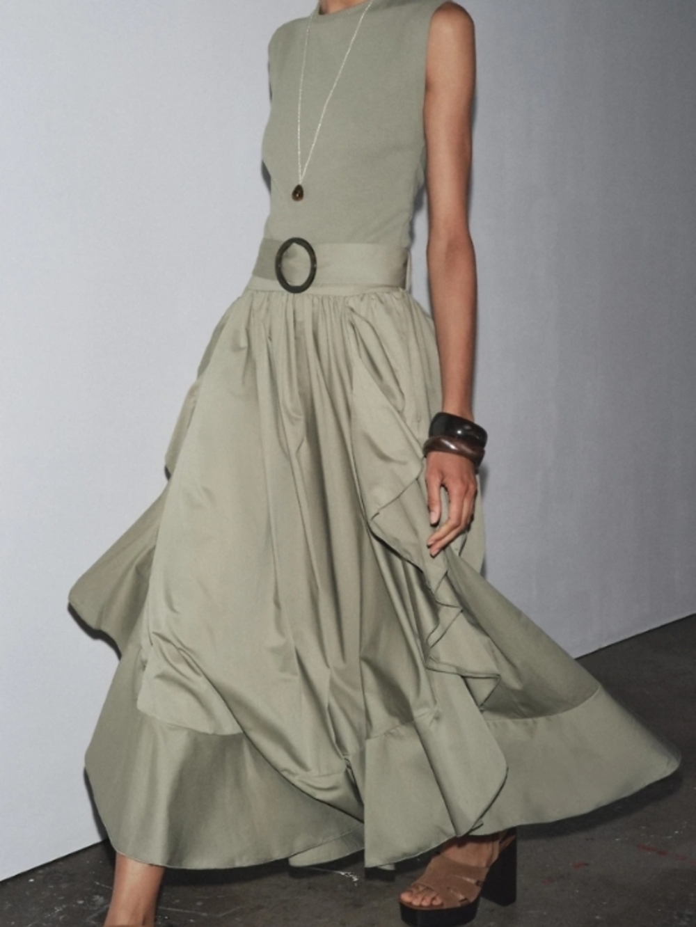 Zara Sage Green Sleeveless Midi Dress with Statement Buckle - Picture 4 of 8